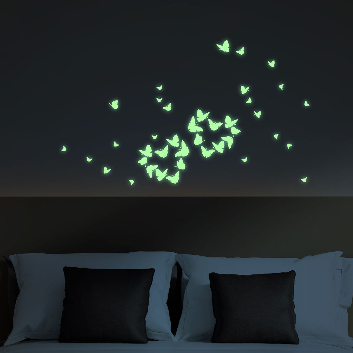 Vinilo Decorativo Fotoluminiscente Mariposas en el espacio - VF015